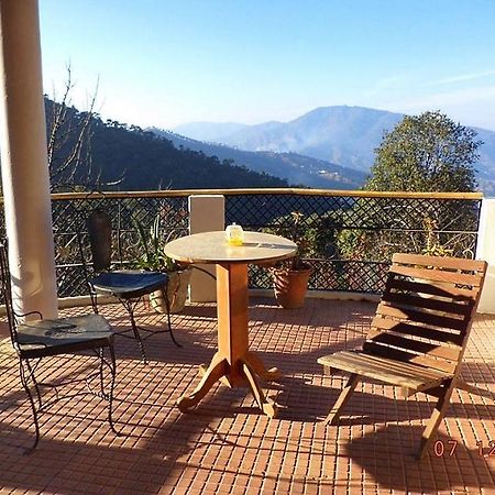 Veselka Resort Mukteshwar Zewnętrze zdjęcie